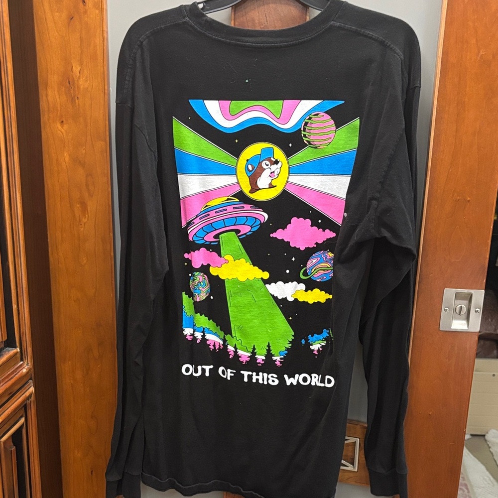 Buc-ee's Long Sleeve Shirt UFO